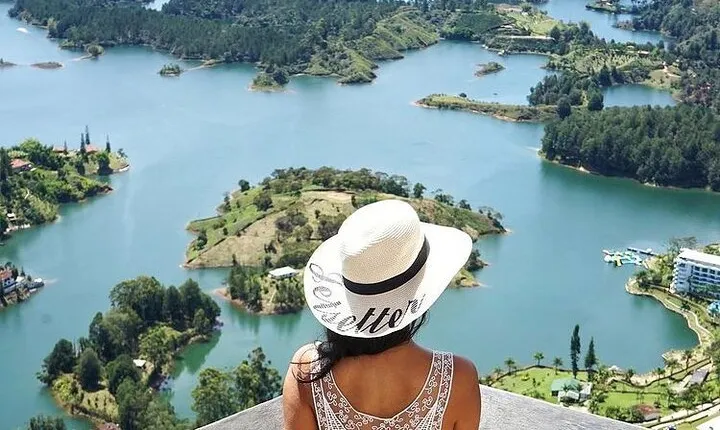Private Tour to Guatapé and The Rock of El Peñol from Medellín!