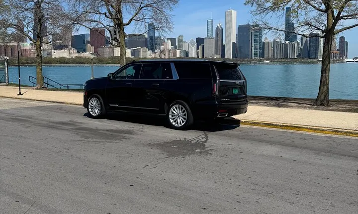 Private SUV Transfer from O'Hare Midway Airport to Chicago