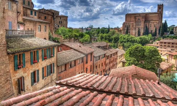 Siena Scavenger Hunt and Highlights Self-Guided Tour