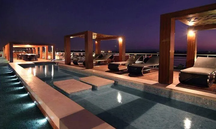Private 4-Days Nile Cruise From Aswan To Luxor including Tours