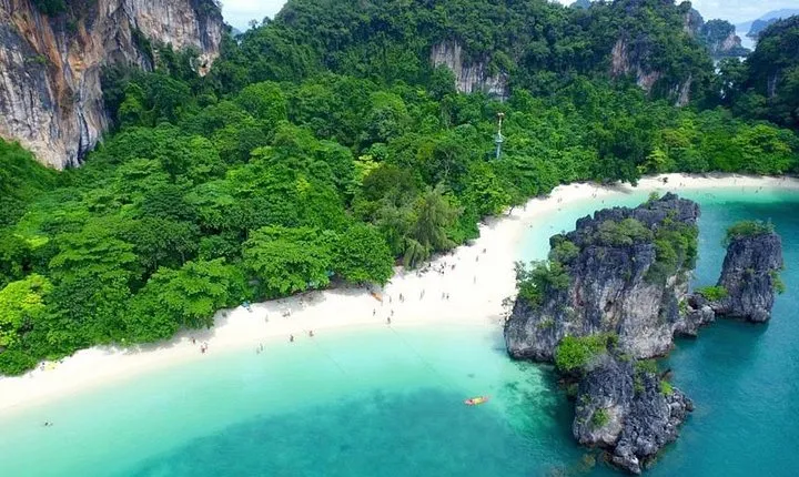 One-Day Tour at Hong Islands by Speedboat from Krabi