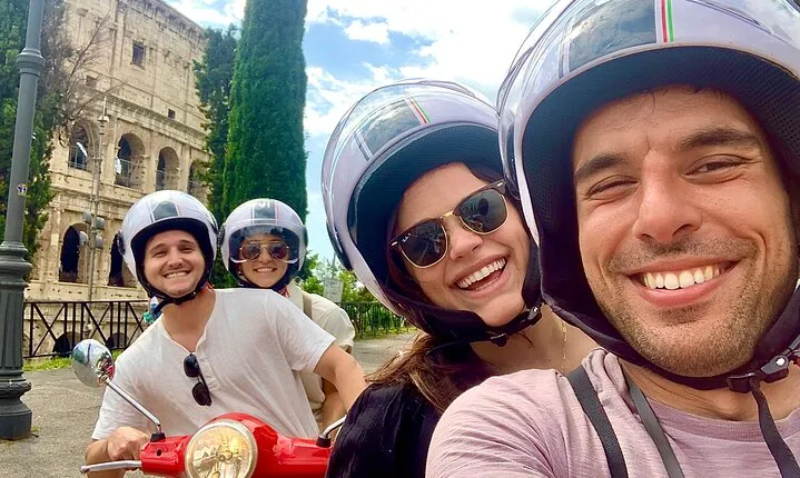 Guided Rome Vespa Tour 2.5h - Drive Yourself or Ride as passenger