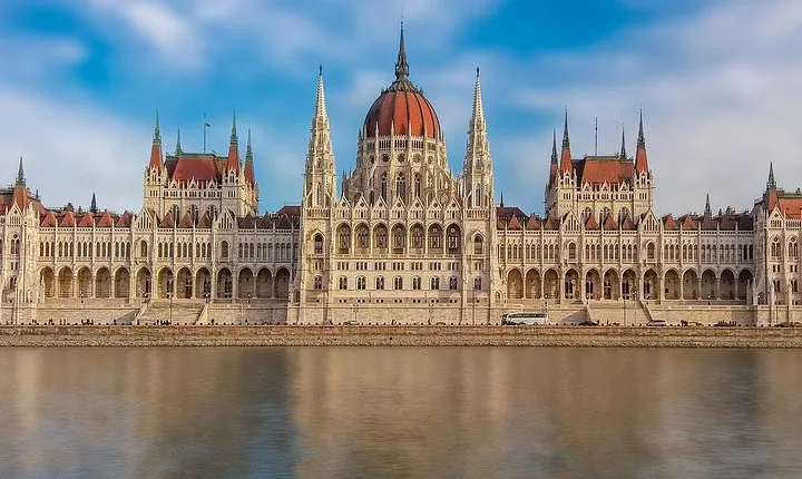 Private Transfer from Prague to Budapest, English-speaking driver