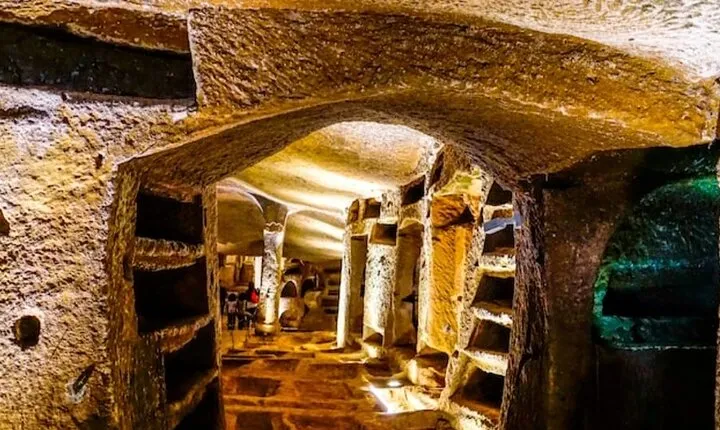 Rome: Catacombs Guided Tour with Private Transfer