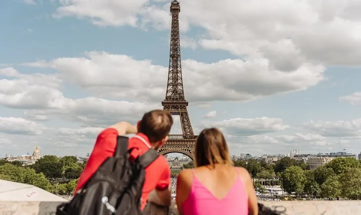 Paris in a Day with Louvre, Eiffel Tower, Notre Dame & Cruise