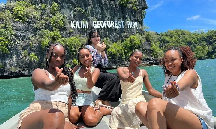 Sharing Half Day Mangrove Boat Tour With Lunch in Langkawi