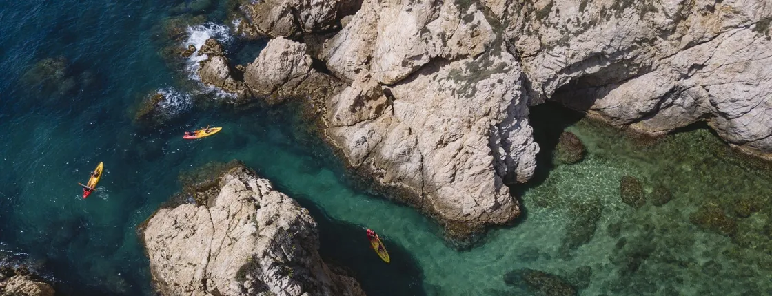 Kayak and snorkel in Tossa de Mar with three course meal