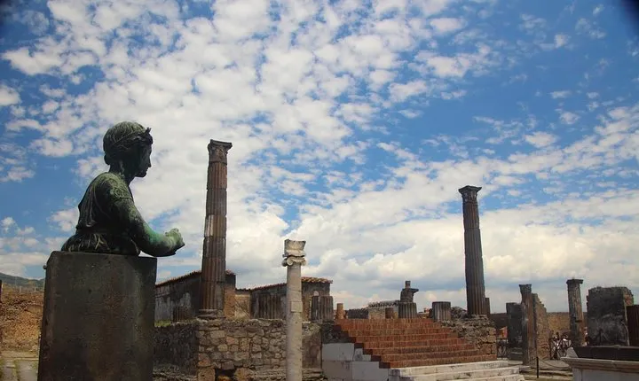 Day Trip to Pompeii Ruins from Rome