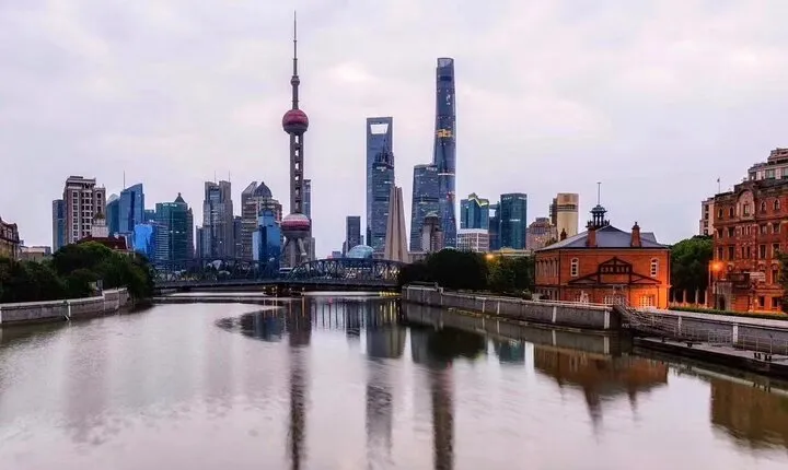 Private Tour:Shanghai Night View & Dinner in Oriental Pearl Tower