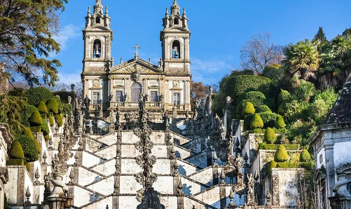 Braga & Guimarães Small Group Tour: Lunch & All Tickets Included