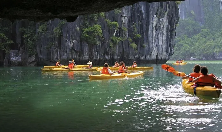1 Day Ha Long Bay Cruise with Titop Island and Luon Cave in Hanoi