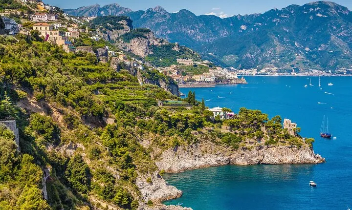 Private Tour of Pompeii and the Amalfi Coast from Sorrento or Naples