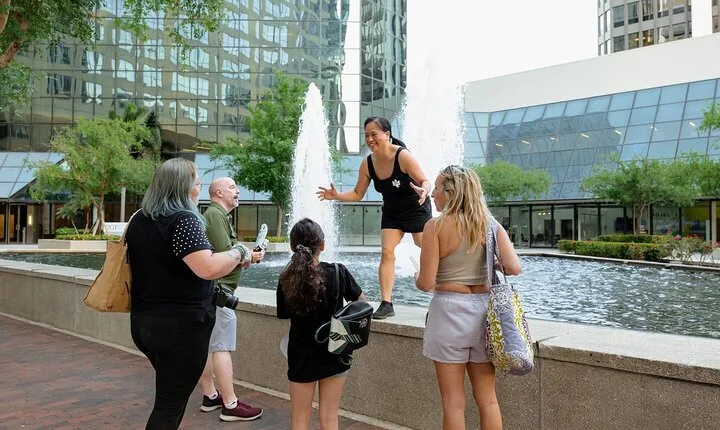 A Toast to the Ghost Haunted Pub Crawl in Downtown Orlando