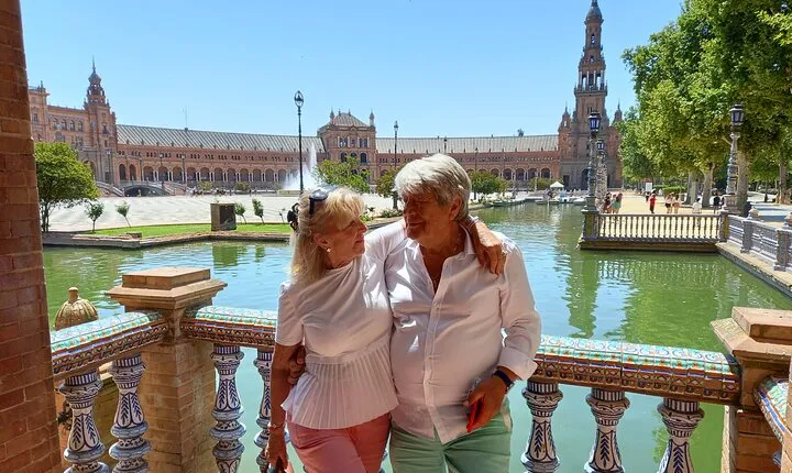 Secretos del Parque María Luisa & Plaza de España Tour en Español