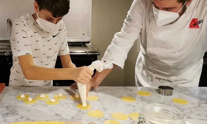 2-Hour Cooking Course of Delicious Desserts for Families in Milan