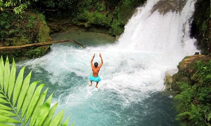 Private Transfer to Dunn's River Falls and Blue Hole