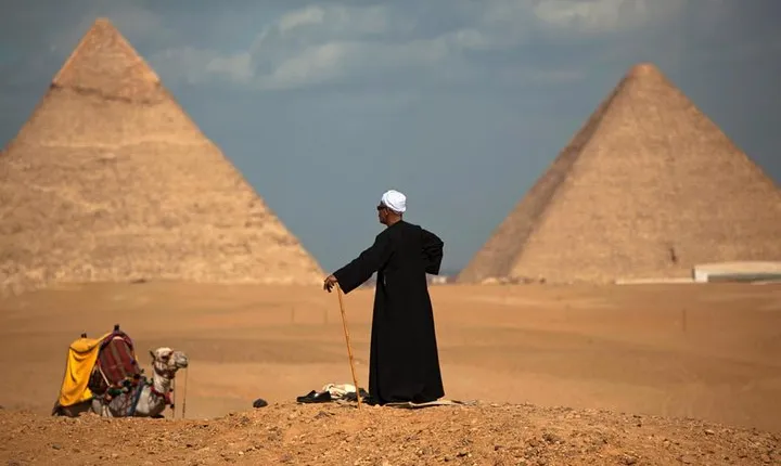 Full-Day Tour to Giza Pyramids, Memphis, and Sakkara