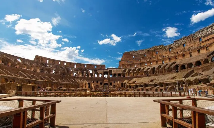 Colosseum Tour with Arena and Roman Forum and Palatine Hill
