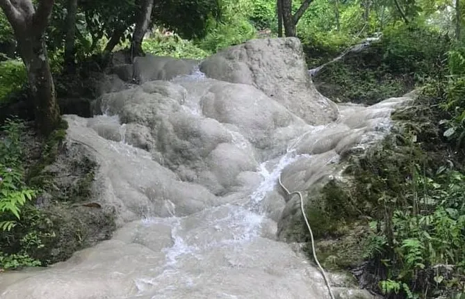 I am a specialist in the Sticky waterfall