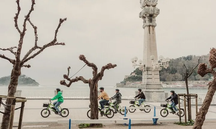 Small-Group Electric Bike Tour in San Sebastián 