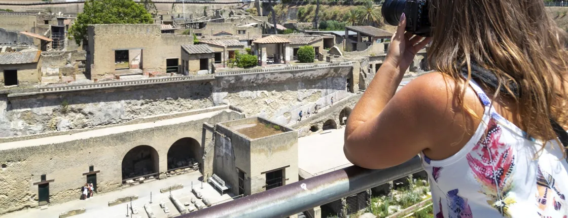 Herculaneum small-group tour with a local guide