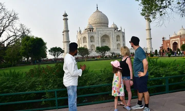 Sunrise Taj Mahal Tour From Delhi