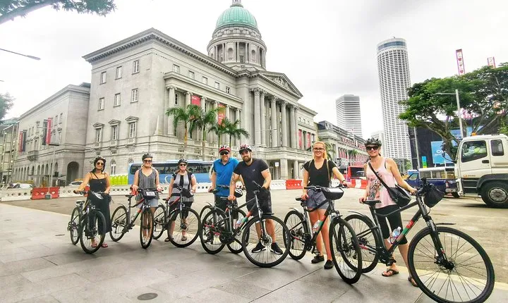 Historical Singapore Bike Tour on Full-Sized Bicycles