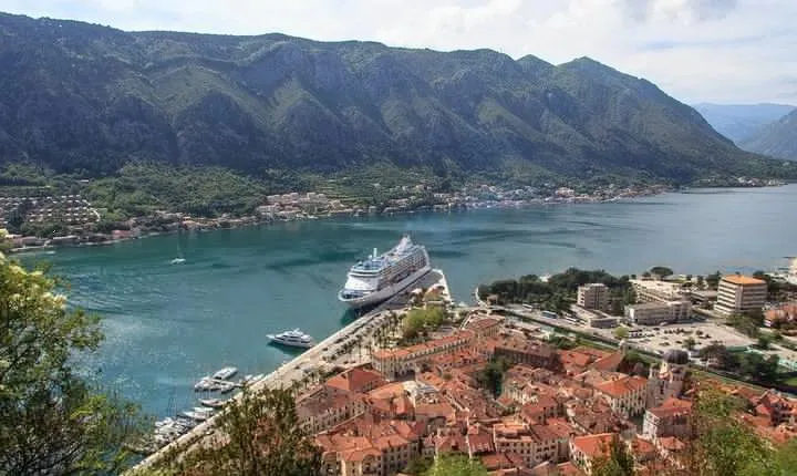Luxury Perast and Njegusi Village Tour