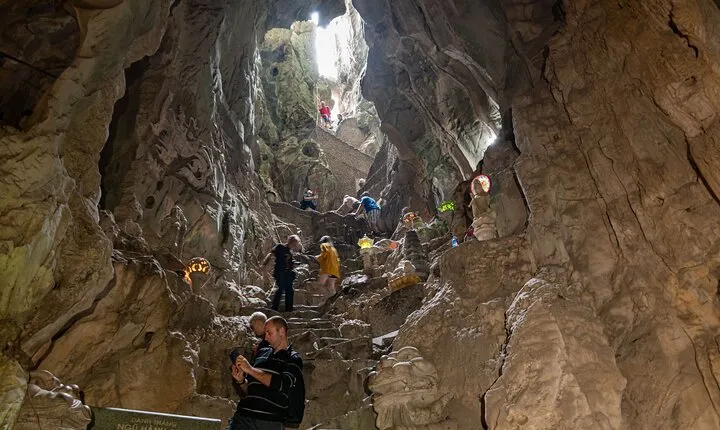 DA NANG CITY sites & BA NA HILLS – GOLDEN BRIDGE full day tour