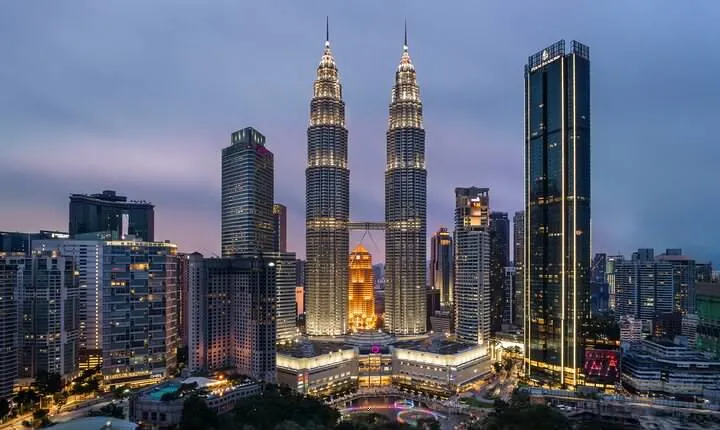 9-Day Singapore, Malaysia, Bangkok Deluxe Tour