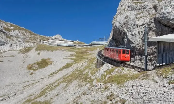 Pilatus Golden Roundtrip: Exclusive Small Group Tour from Basel