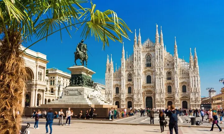 Milan Old Town Private Tour with Duomo and Sforza Castle