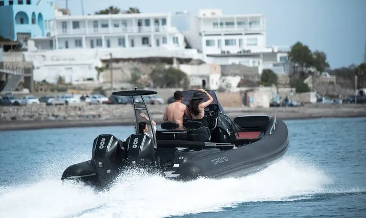 Private Boat Tour of Santorini 
