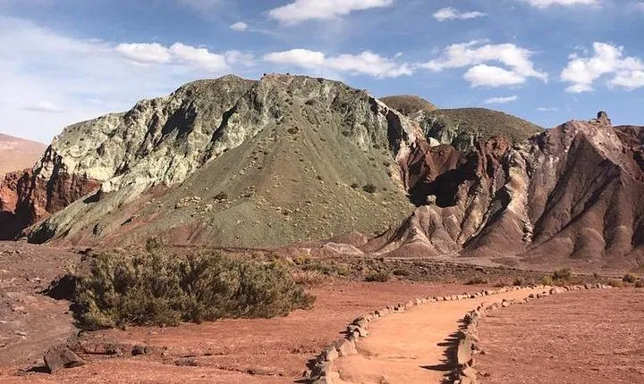 Small-Group Tour to Rainbow Valley