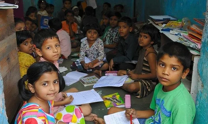 Private Dharavi Slum Tour with Transport and Refreshments