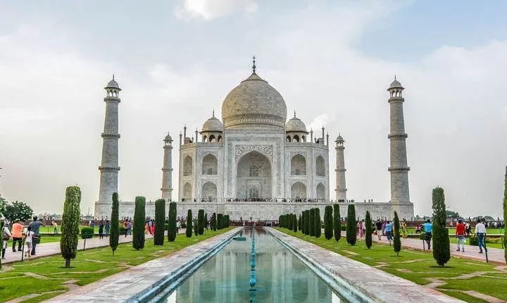 The Taj Overnight: Private 2-Day Delhi - Agra Tour from Delhi