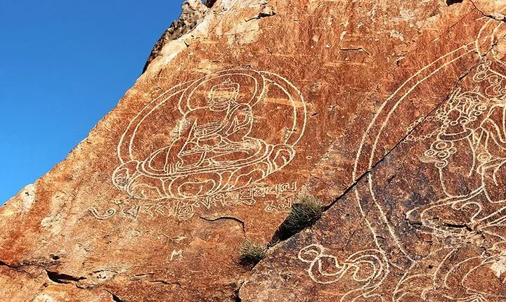 Explore Tanbaly and Tamgaly Tas in 1 day!