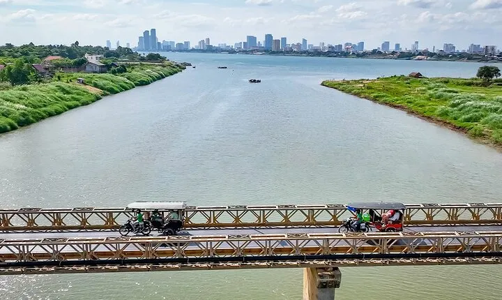 Phnom Penh to Silk Island By Tuk-Tuk with local Expert