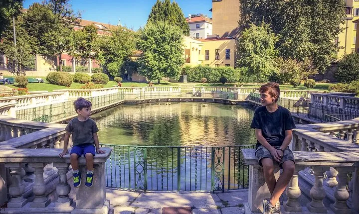 Guided Walking Tour & Sightseeing of Milan Top-Attractions for Kids & Families 