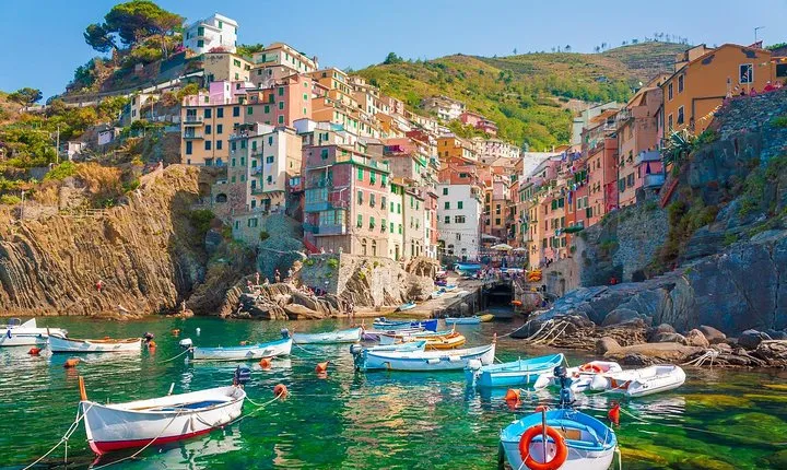 Private tour to Cinque Terre from Florence or Siena