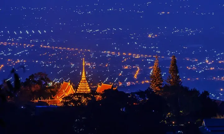Private Tour: Chiang Mai Wat Umong and Doi Suthep by Night