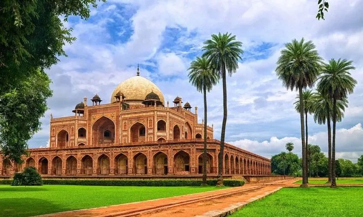 Delhi: Private Tour of Old and New Delhi with Hotel Pickup