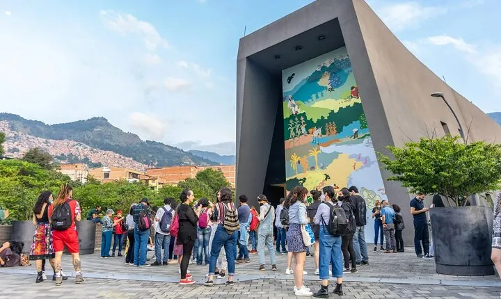 Half-Day Tour of The City of Medellin