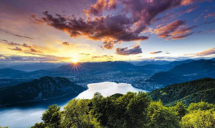 Como, Bellagio & Lugano Day Tour with Lake Cruise