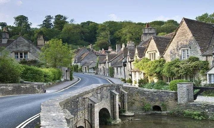 Cotswolds and warwick Castle Independent Full Day Private Tour