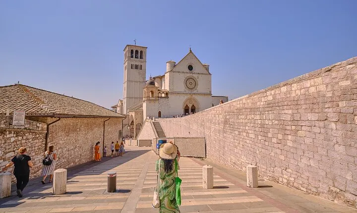 Heart of Umbria: explore the mystic towns of Orvieto and Assisi
