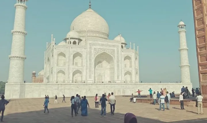 Sunrise Taj Mahal private tour from Delhi to Agra by car
