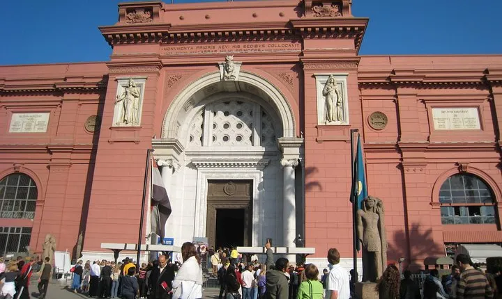 Private Guided Half-Day Tour: Egyptian Museum in Cairo