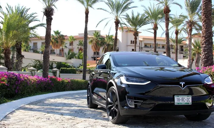 Los Cabos Luxury Private Tesla Transfer from Airport to the Pacifica Area