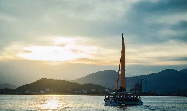 Private Luxury Sunset Cruise on Yacht in Nha Trang